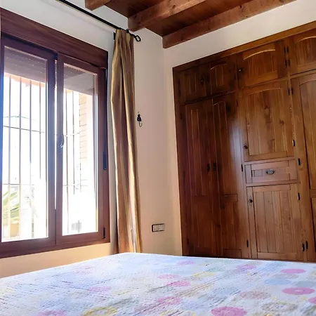 Chalet Acogedor Con Piscina Privada, Terraza Y Barbacoa, Ideal Para Familias Y Parejas - Es-180-124 *