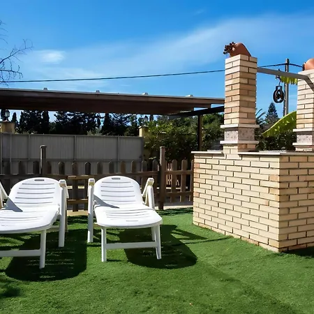 Chalet Acogedor Con Piscina Privada, Terraza Y Barbacoa, Ideal Para Familias Y Parejas - Es-180-124 Villa *